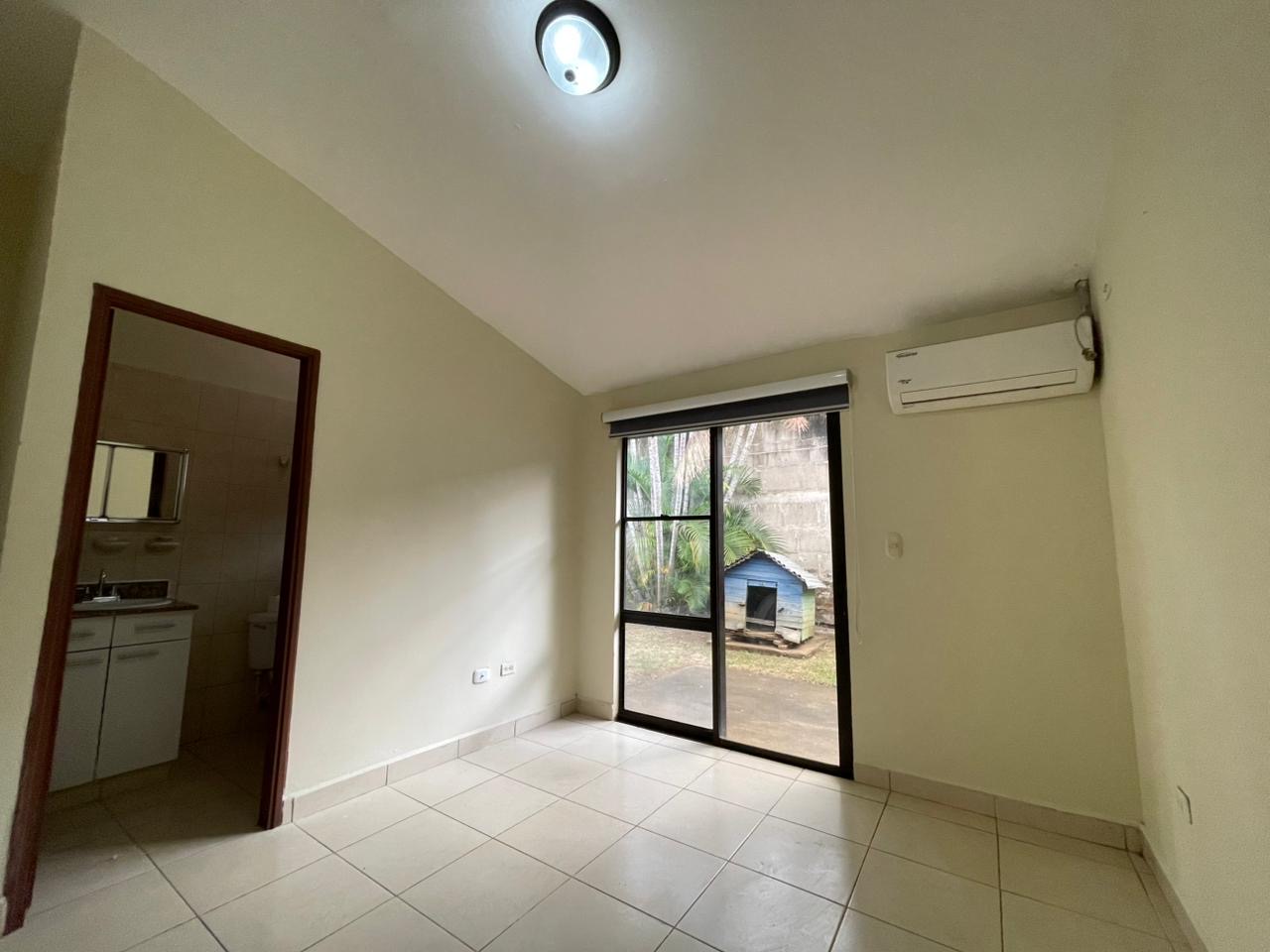 CASA EN VENTA KM 14 CARRETERA A MASAYA DENTRO DE RESIDENCIAL, NICARAGUA