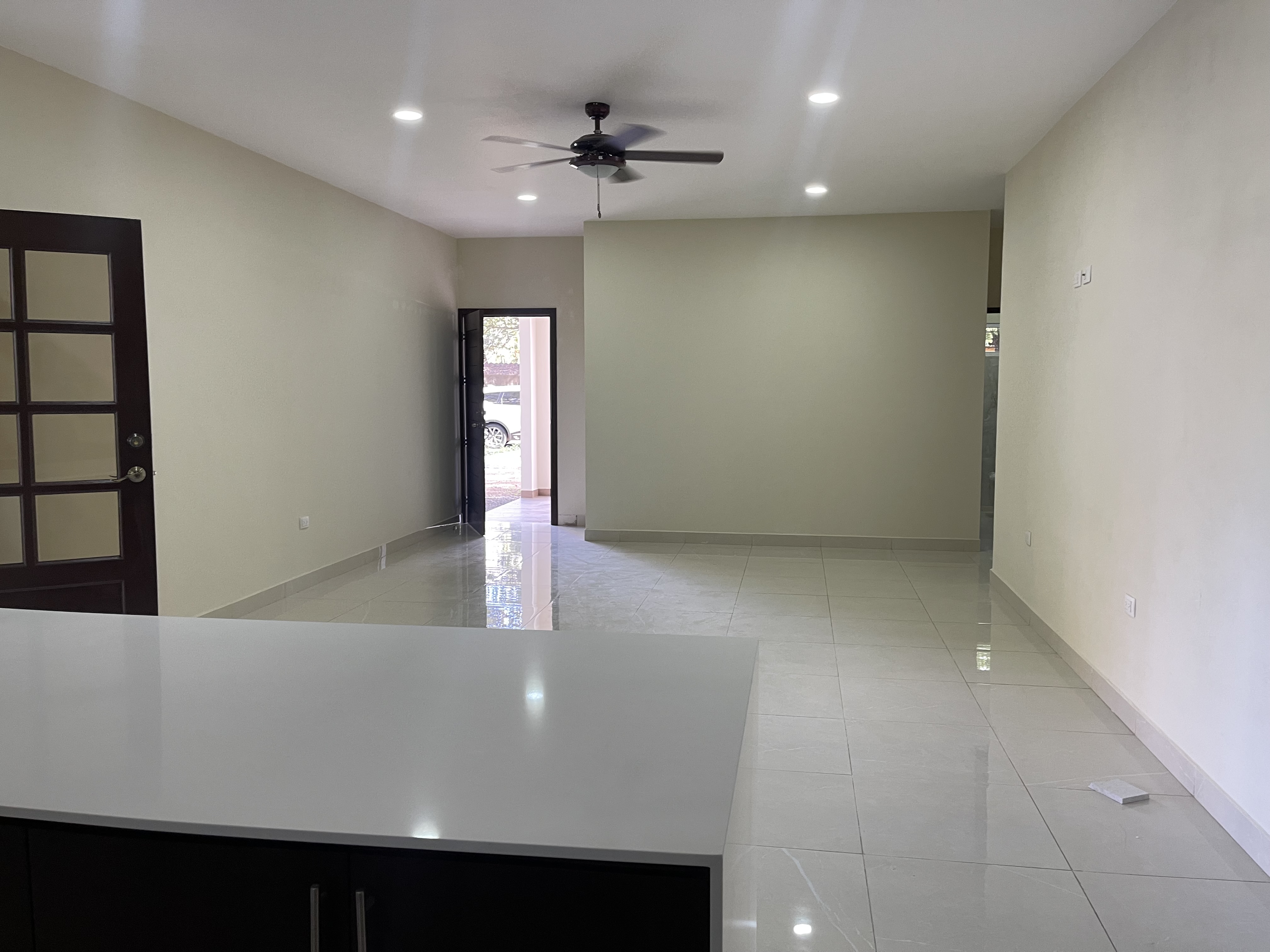 CASA NUEVA EN RESIDENCIAL PRIVADO KM 14 CARRETERA A MASAYA HACIA VERACRUZ NICARAGUA