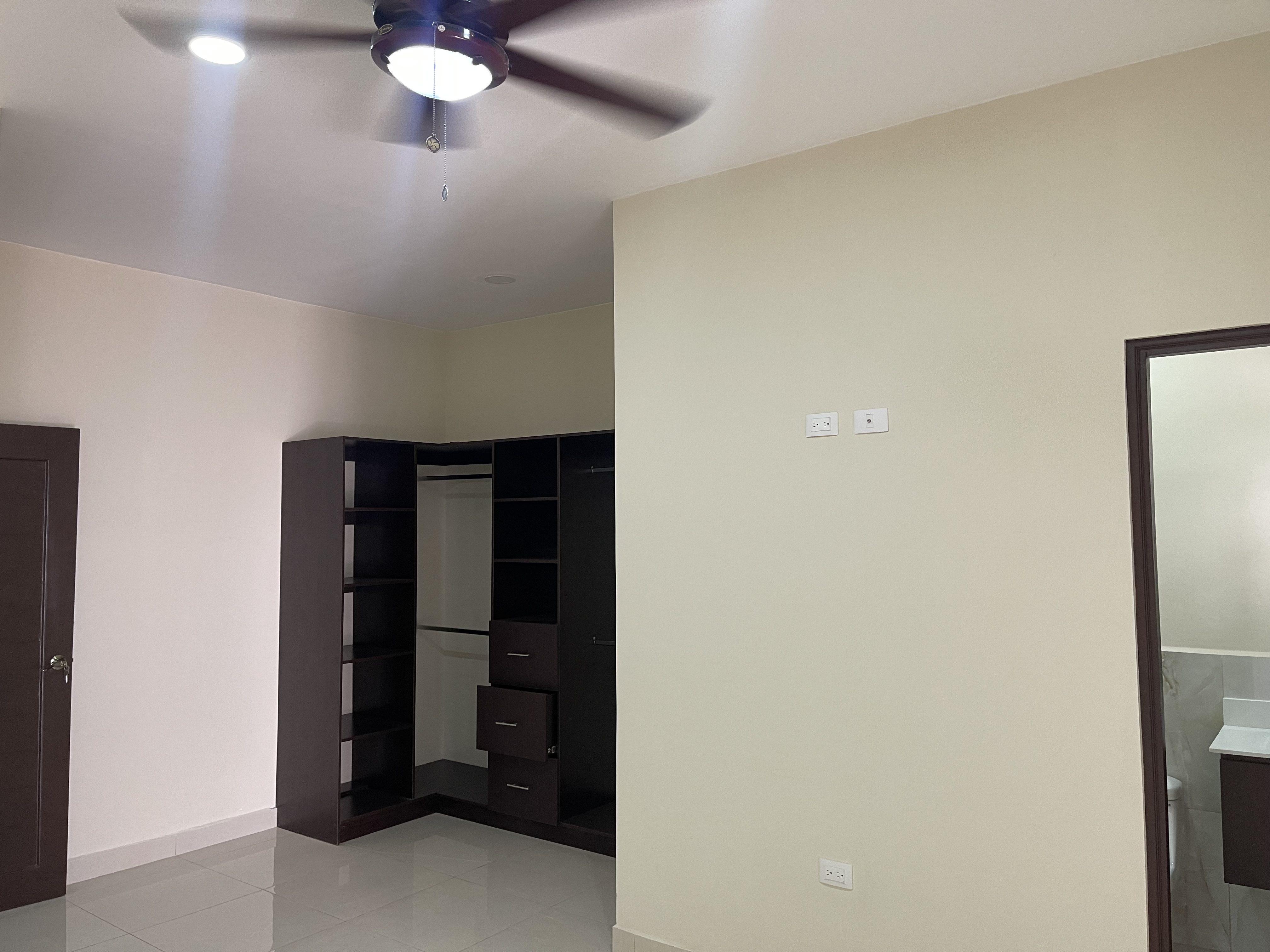 CASA NUEVA EN RESIDENCIAL PRIVADO KM 14 CARRETERA A MASAYA HACIA VERACRUZ NICARAGUA