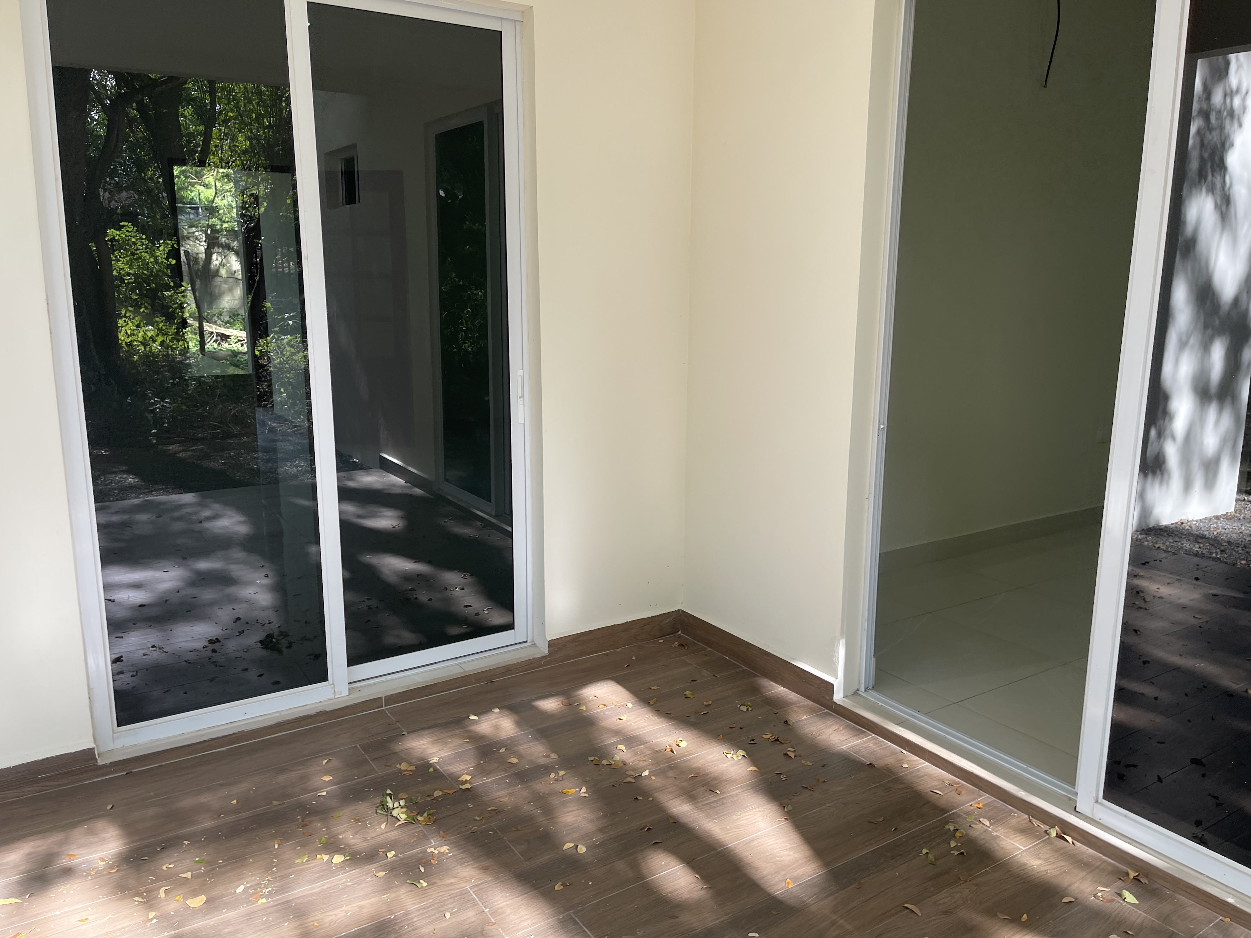 CASA NUEVA EN RESIDENCIAL PRIVADO KM 14 CARRETERA A MASAYA HACIA VERACRUZ NICARAGUA