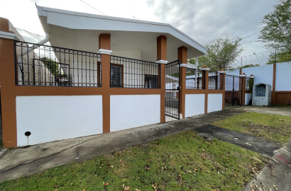 CASA EN VENTA DENTRO DE RESIDENCIAL EN KM 14 CARRETERA A MASAYA 3 KM HACIA VERACRUZ