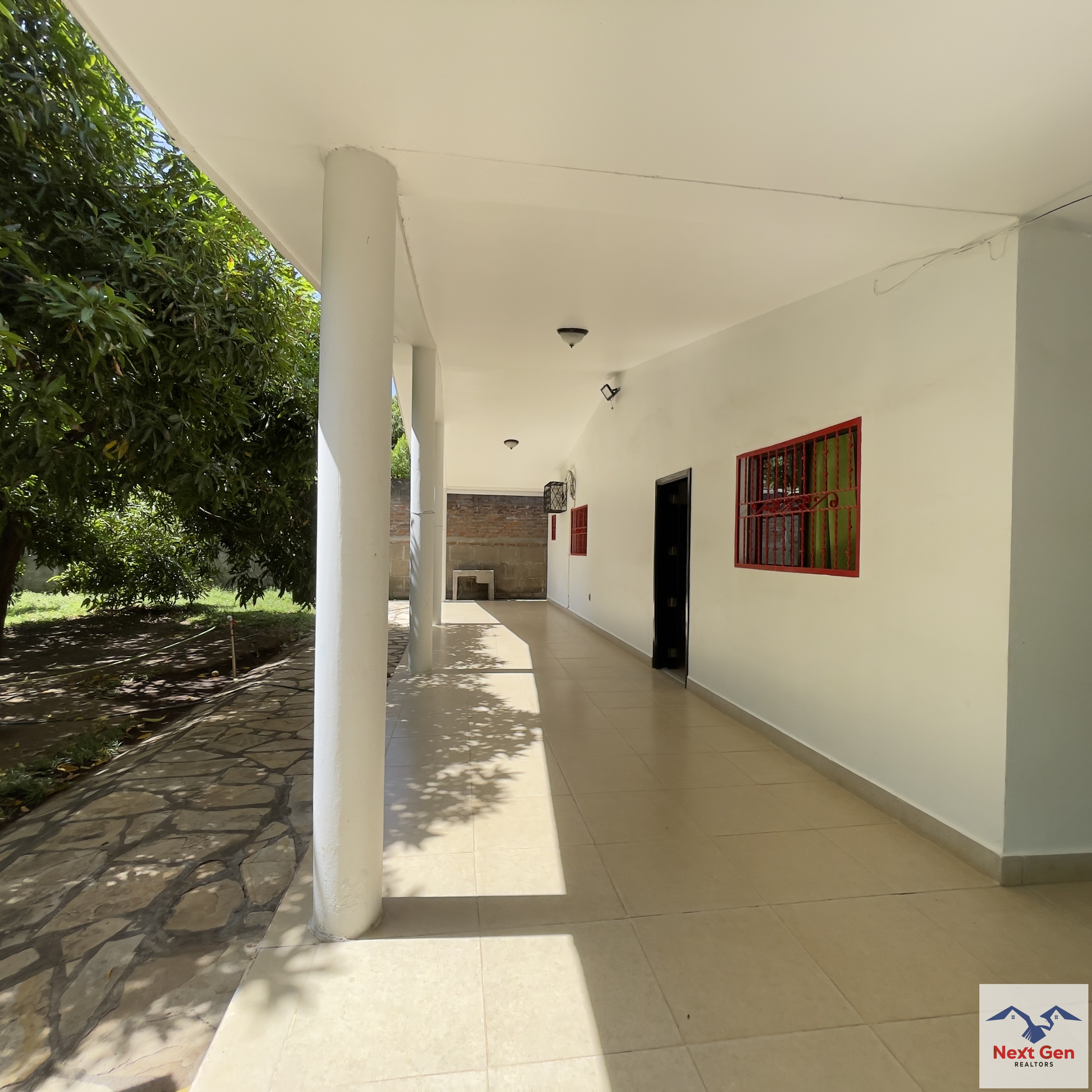 CASA EN VENTA ESTILO QUINTA EN NAGAROTE