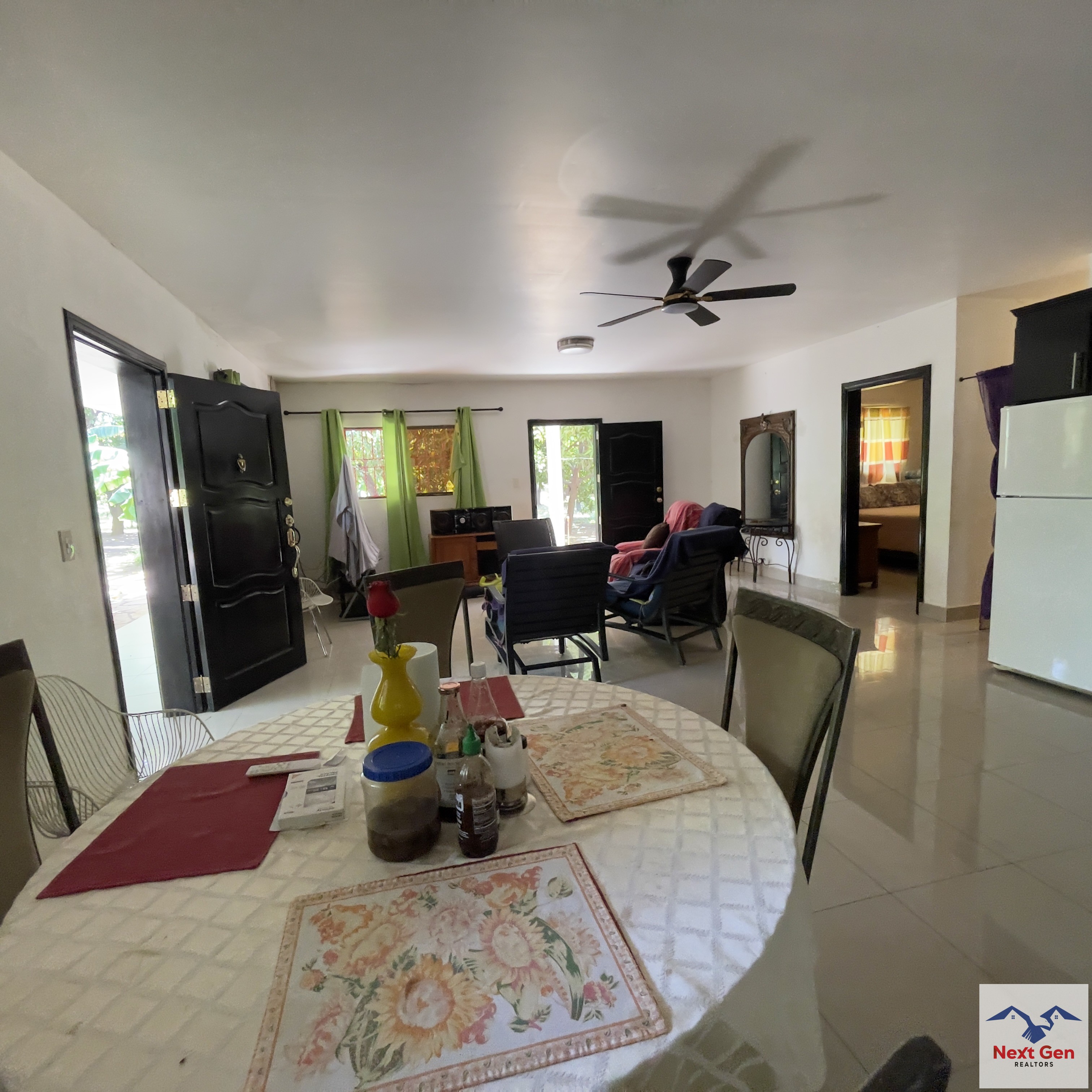CASA EN VENTA ESTILO QUINTA EN NAGAROTE