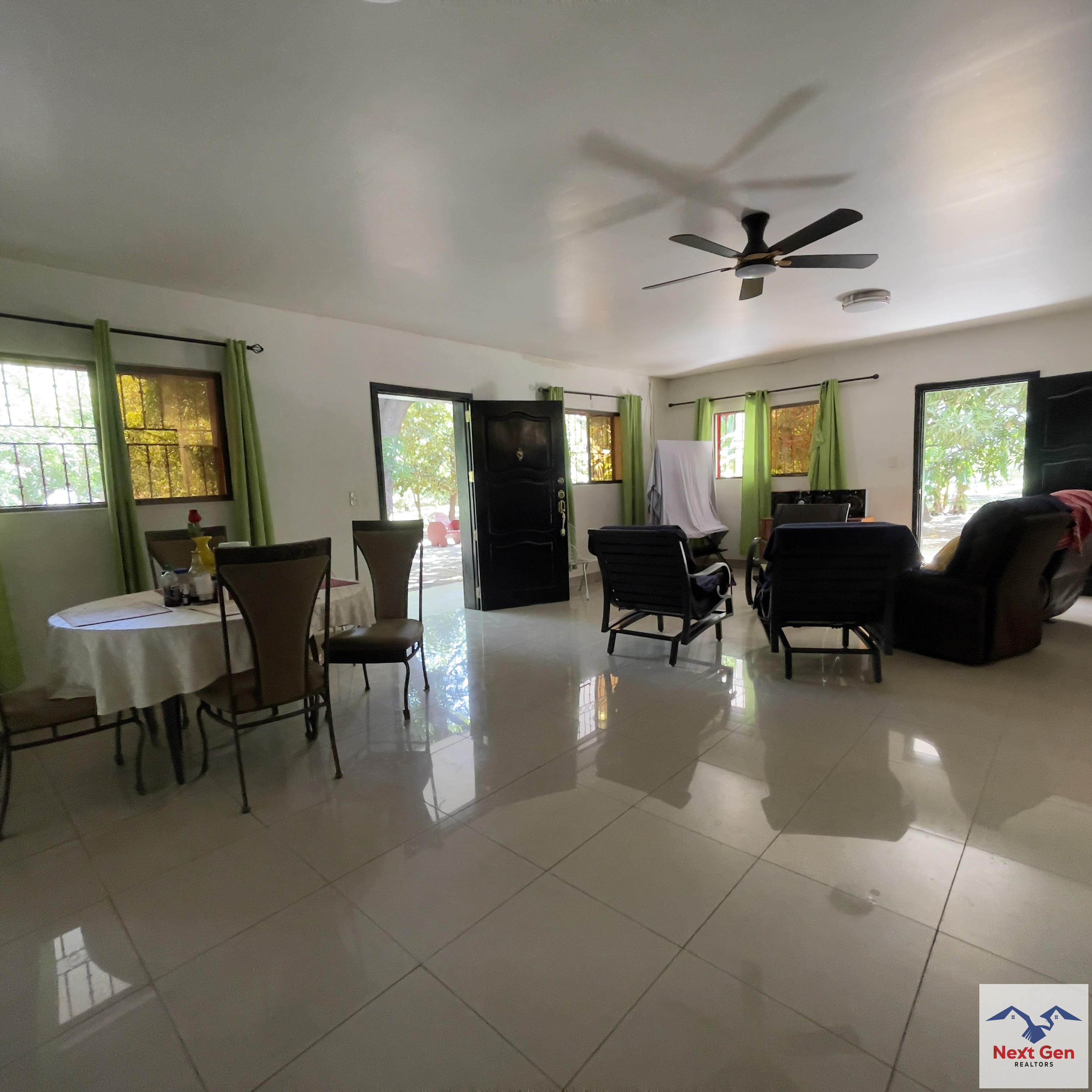 CASA EN VENTA ESTILO QUINTA EN NAGAROTE