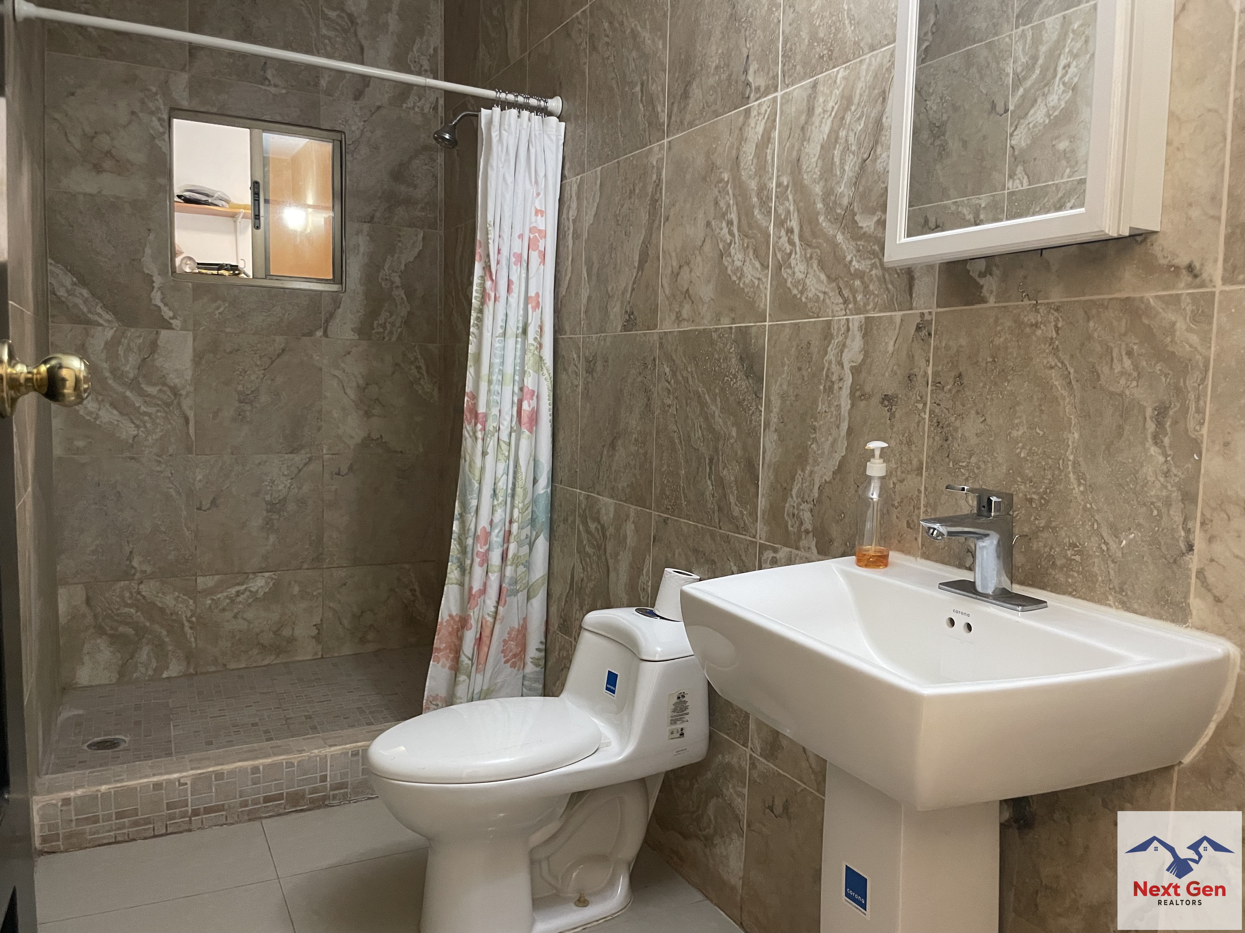 CASA EN VENTA ESTILO QUINTA EN NAGAROTE