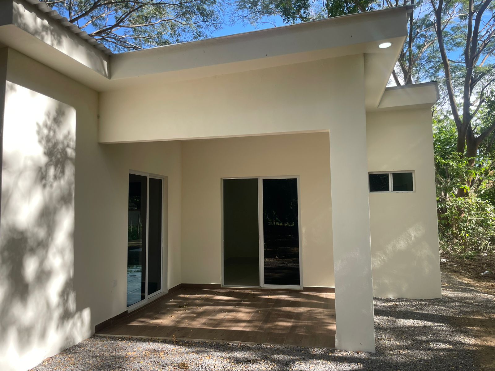 CASA NUEVA EN RESIDENCIAL PRIVADO KM 14 CARRETERA A MASAYA HACIA VERACRUZ NICARAGUA