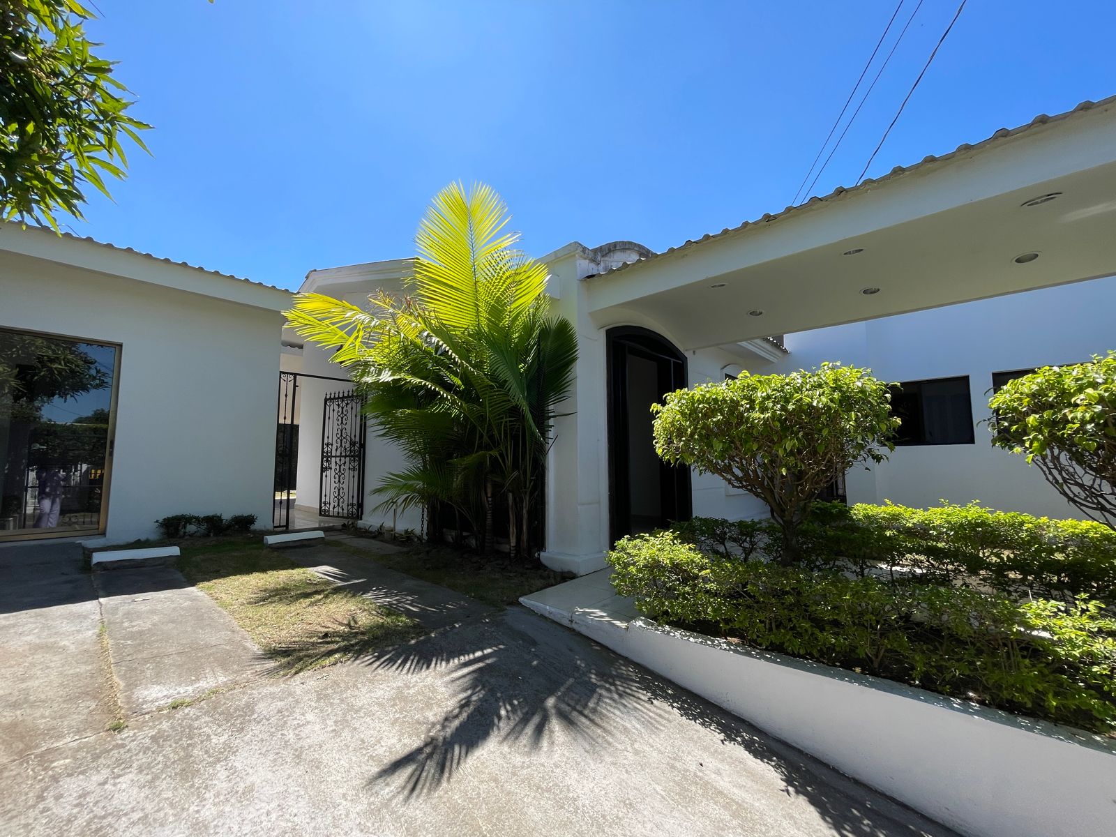 🏡 Casa Espaciosa y Completa en Venta - Sector Veracruz Nicaragua