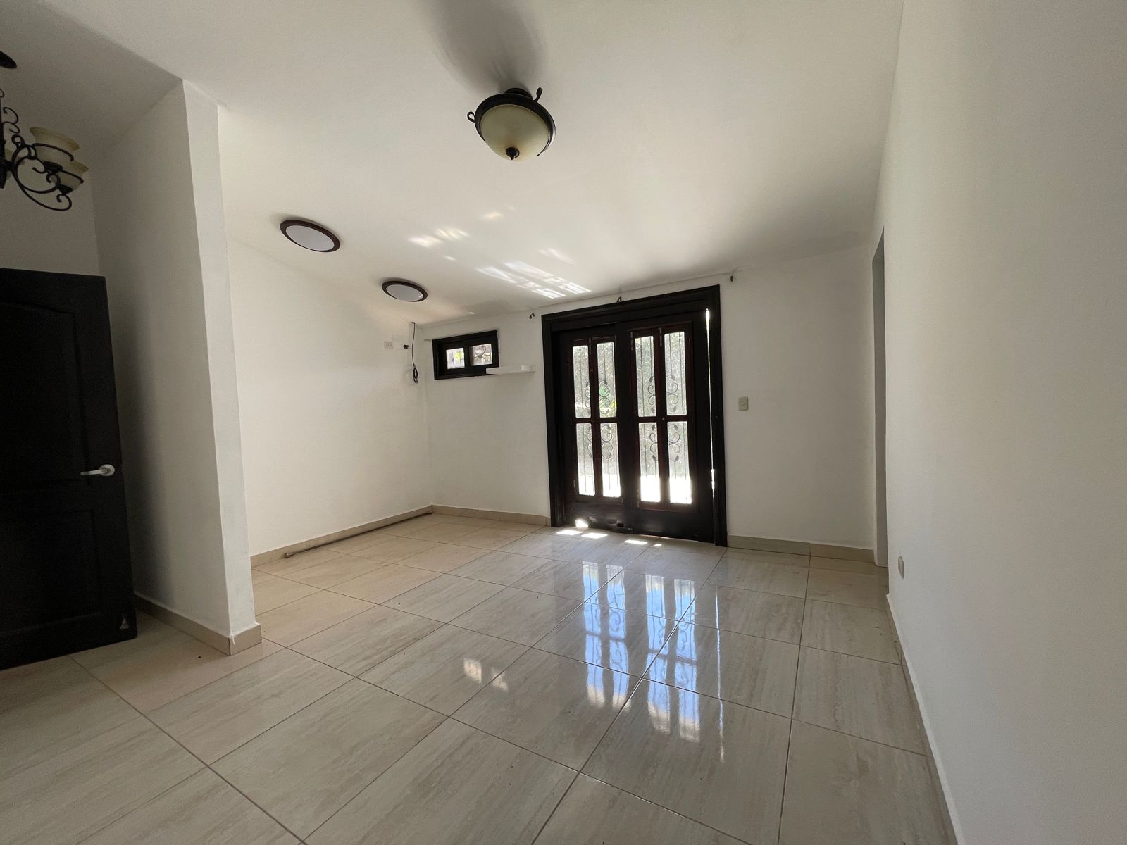 🏡 Casa Espaciosa y Completa en Venta - Sector Veracruz Nicaragua