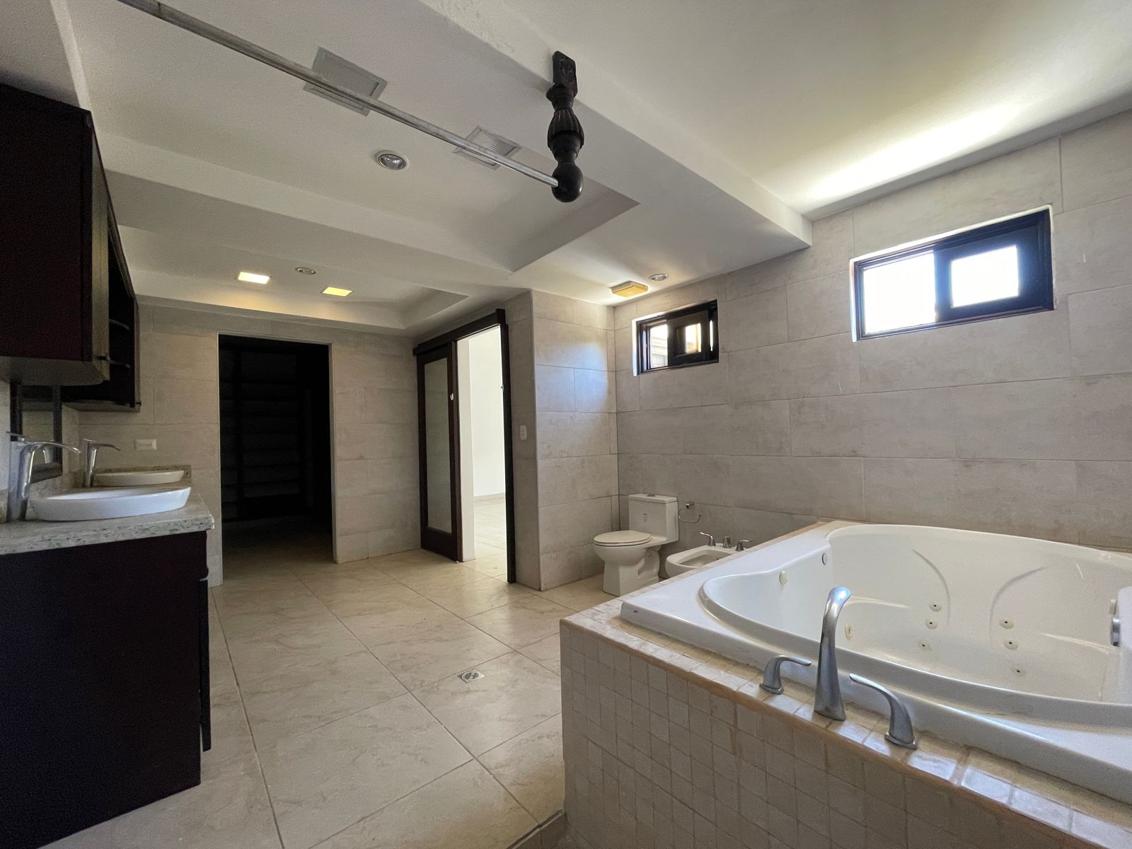 🏡 Casa Espaciosa y Completa en Venta - Sector Veracruz Nicaragua